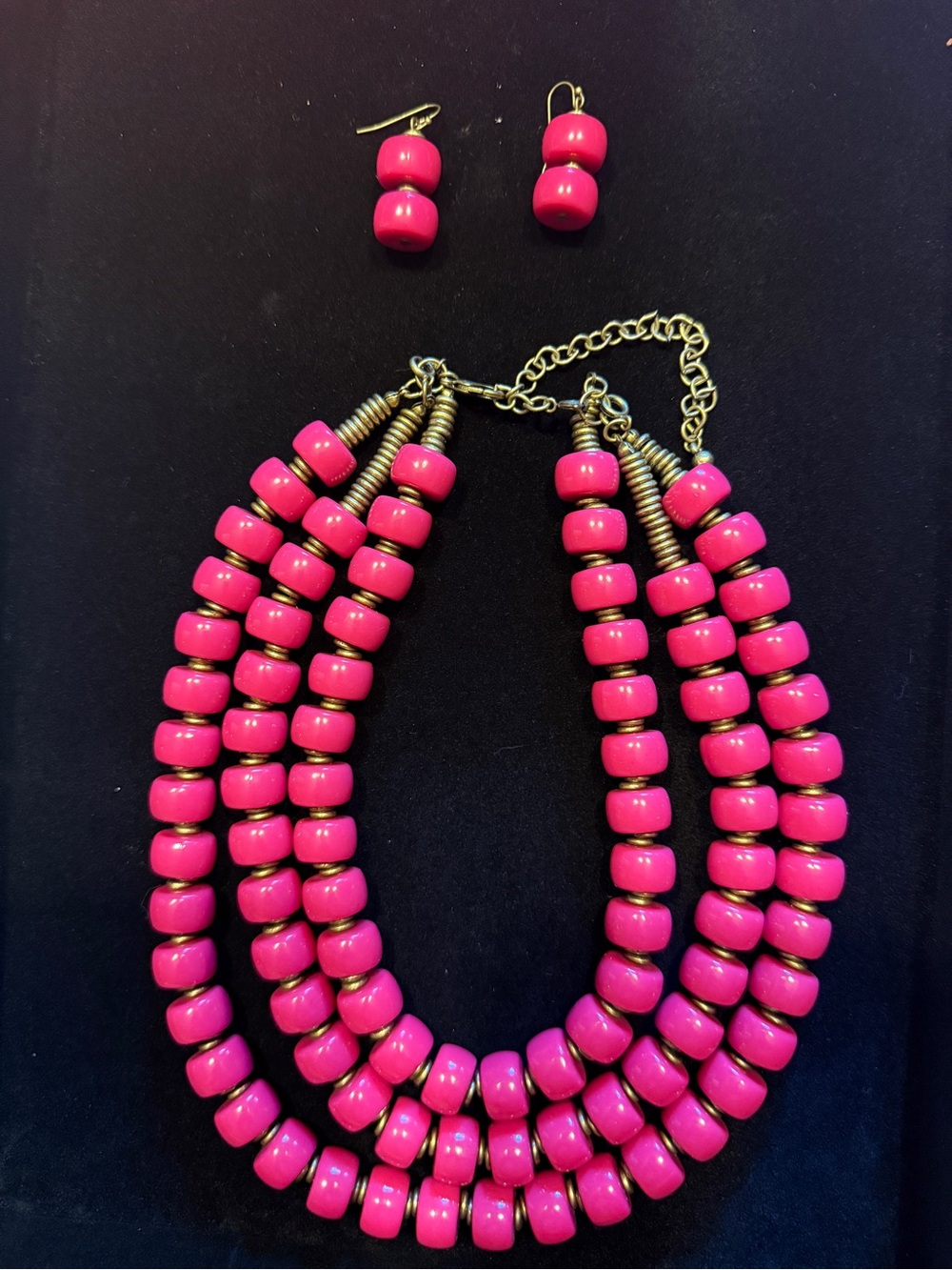 Premier Designs Hot Pink Beaded Necklace and Earring Set